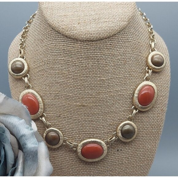 Trifari Gold Tone Rolo Chain Bib Collar Necklace Neutral Tone Cabochons Pendants - Picture 2 of 8